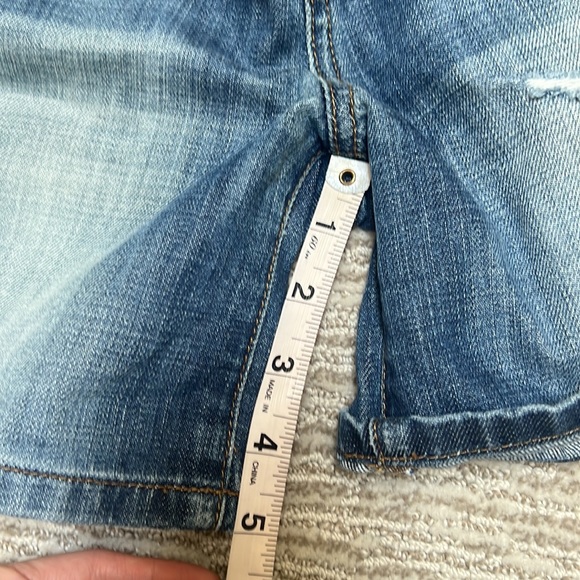 Joe’s Jean “Blanchett” shorts - Picture 9 of 12